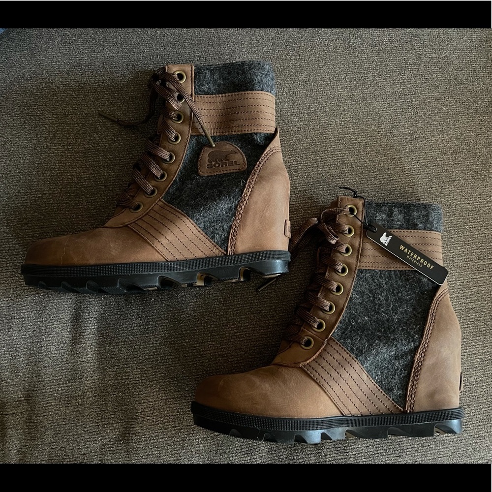 Sorel Joan of Arctic Wedges Size 8